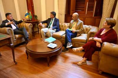Gáldar recibe al nuevo presidente de la Asociación Española contra el Cáncer en Las Palmas