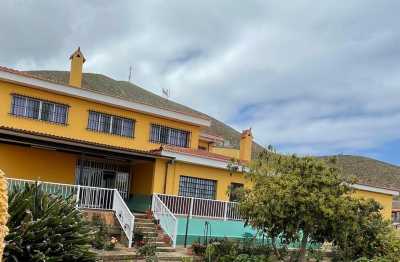 El Centro de Mayores de Guía facilita transporte gratuito para asistir a la Gala de la Gran Dama del Carnaval en Santa Catalina