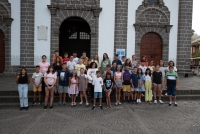 Medio millar de niños y niñas se dan cita en el Federico García Lorca de Ingenio para poner en valor la tradición de la décima