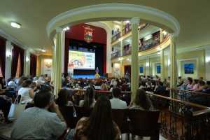 El profesorado de Gáldar recibe el taller &#039;Vive el Bientratar&#039; con motivo de Día de la Infancia