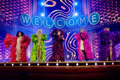 La Noche de transformistas vuelve a triunfar en el parque Santa Catalina