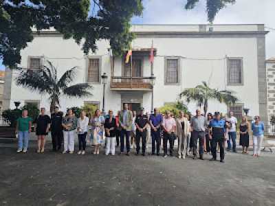 Telde se une en un minuto de silencio por las víctimas de violencia de género