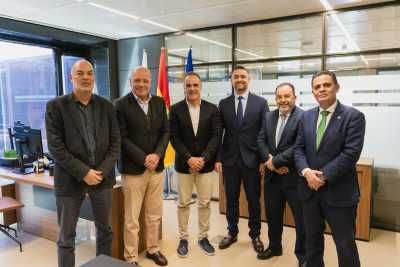 El comisionado reedita el plan de formación del REF para pymes y autónomos, con más de 50 cursos en las islas