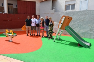 Gáldar renueva el parque infantil de Los Dos Roques