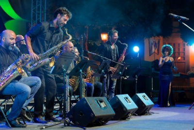 La Gran Canaria Big Band y Virginia Guantanamera deslumbran en la Plaza de Santiago