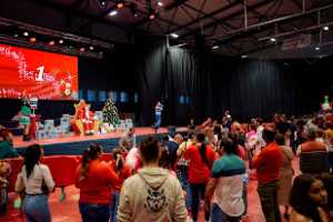 La Navidad se vive en las calles de la Villa de Moya con la Feria Artesanal y Comercial y la llegada de Papá Noel