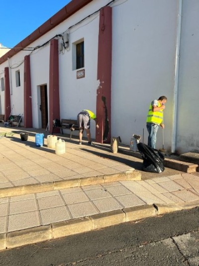 El Ayuntamiento acondiciona los espacios públicos del barrio de Cazadores para sus fiestas