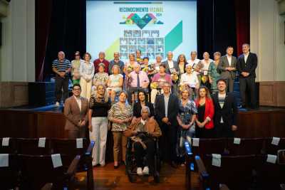 Gáldar homenajea a vecinos y vecinas por su labor desinteresada para favorecer el desarrollo de sus barrios