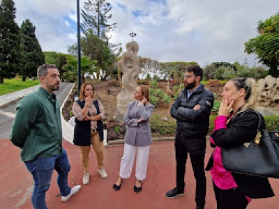 El Cabildo restaura la escultura de Plácido Fleitas tras un acto vandálico y la devuelve al Parque de San Juan