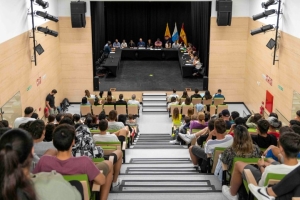 Los jóvenes de Mogán protagonizan una sesión plenaria por el Día de la Infancia