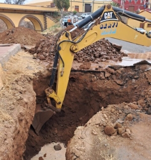 El Ayuntamiento informa de una avería en la red general de agua tras subsanar la rotura del Barranco de Gáldar