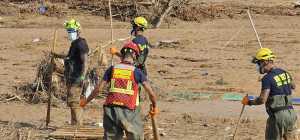 El dispositivo canario de emergencias enviado a Valencia se centra en varias zonas de Los Alfalares y La Albufera