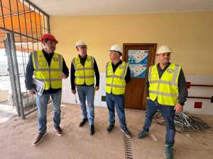 El alcalde de Telde visita las obras de la última fase de la renovación del paseo marítimo de Melenara