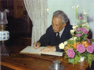 La Biblioteca Insular recoge en una exposición la cosmogonía narrativa del escritor lanzaroteño Leandro Perdomo