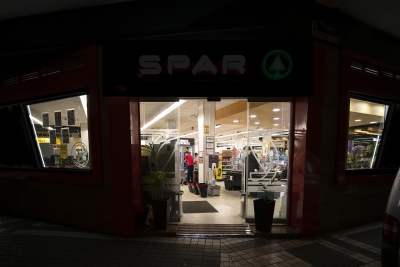 Las tiendas Spar  Gran Canaria apagan sus luces en la Hora del Planeta