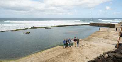 La piscina natural de Bocabarranco mejora su accesibilidad y seguridad tras la obra de renovación