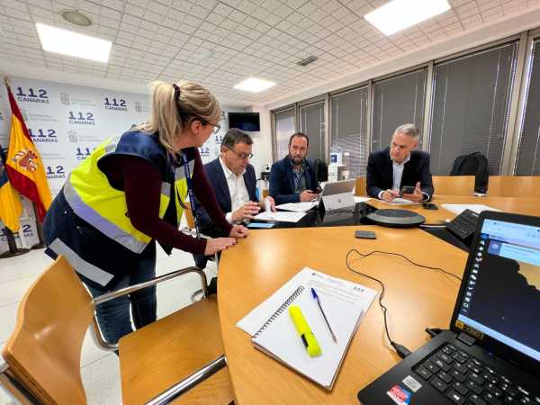 El dispositivo canario retomó a mediodía los trabajos en Valencia tras el repliegue de ayer por seguridad