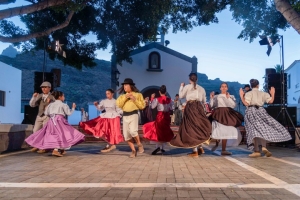 Música y baile tradicional en Mogán para celebrar el Día de Canarias