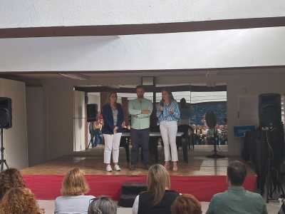 Distrito Centro presenta su nueva oficina en la Asociación de Vecinos Las Huesas