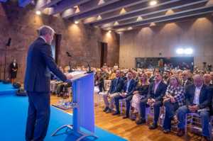 Clavijo recuerda a Adán Martín como un presidente de consenso y visionario sobre el futuro de Canaria