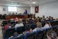 El Ayuntamiento y familias denuncian discriminación en el acceso al transporte escolar para el alumnado de Veneguera