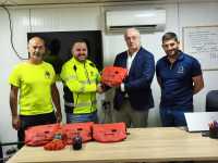 El Gobierno de Canarias cede 10 dispositivos de autoinflado a la ONG Emerlan para evitar ahogamientos