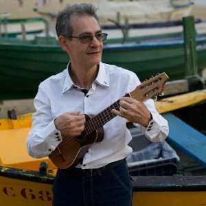Ramón Gil, historia viva del timple de Canarias, actúa en la Fundación Nanino Díaz Cutillas