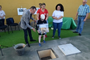 Gáldar coloca la primera piedra de la cubierta del colegio de Sardina