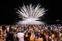Sardina vivió una mágica Noche de San Juan Marinero con música y fuegos artificiales