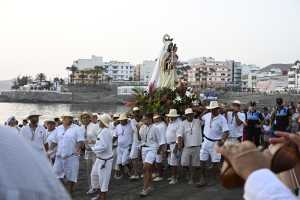 La Virgen del Carmen recorre Arguineguín y Playa de Mogán arropada de fervor marinero
