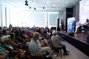 Clavijo se compromete a sacar del “ostracismo al que condenó el PSOE a los mayores canarios”