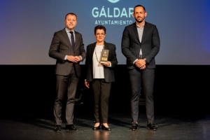 Gáldar conmemora el Día Mundial del Teatro con un reconocimiento a Manuela Teno y una divertida obra de la Compañía Teatral