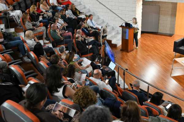 Más de doscientos profesionales participan en unas jornadas anuales sobre seguridad del paciente