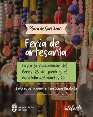 La artesanía llega a las Fiestas de San Juan con más de una decena de casetas instaladas en la plaza del barrio histórico
