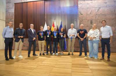 El Gobierno reconoce a la delegación tinerfeña medallista en el Mundial de Natación de Singapur