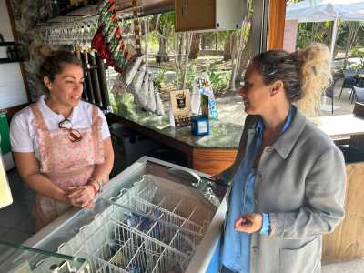 Nayra Navarro desea éxitos a Dulce Vida, la nueva terraza del parque urbano de San Juan