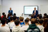 El REF llega a las aulas de Gáldar en el Mes de Canarias