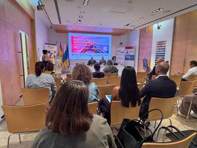 El comisionado inaugura el primer Plan de Formación del REF para pymes, autónomos y emprendedores