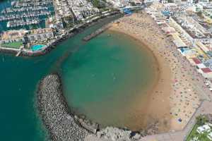 Mogán intensifica el control en playas contra el tabaco, drogas, acampadas y arrojo de residuos