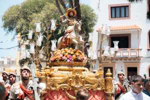 La Eucaristía Solemne y Procesión, la Batalla de Flores y los conciertos de Shaila Dúrcal y Ella Baila Sola, platos fuertes del 25 de julio