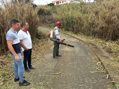 Guía se protege de los incendios con la campaña de limpieza de vías secundarias y caminos municipales