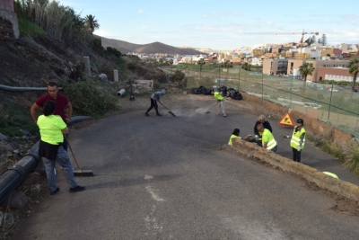 Vías y Obras ejecuta tareas de limpieza y rehabilitación de barranqueras del municipio