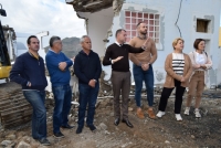 Arranca la demolición de una vivienda en la calle Delgado que permitirá la construcción de una nueva vía de acceso a La Montaña