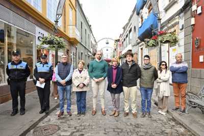 Minuto de silencio en el Ayuntamiento de Gáldar por las víctimas del accidente ferroviario de Córdoba