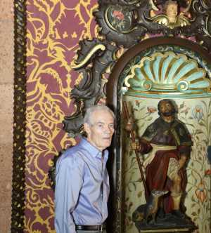 El Ayuntamiento de Guía lamenta la pérdida de Juan Serrano Moreno, tallista del Camarín de la Virgen y Medalla de Oro de la Ciudad