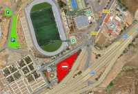 El aparcamiento del tanatorio municipal se reubica desde el miércoles debido a las obras de instalación de una marquesina fotovoltaica