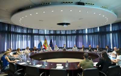 Manuel Domínguez presenta un proyecto para promover la educación financiera en Canarias