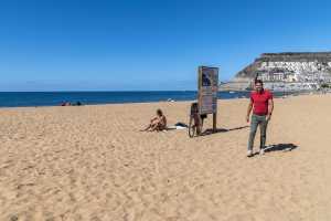 Costas concede a Mogán la gestión de los servicios de temporada en la playa de Tauro