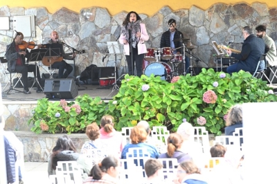 La Plaza de Casas de Aguilar acogió el primero de los ‘Domingos de  Concierto en Familia’  de esta nueva temporada