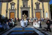 Guía se vuelca con la elaboración de las alfombras del Corpus Christi